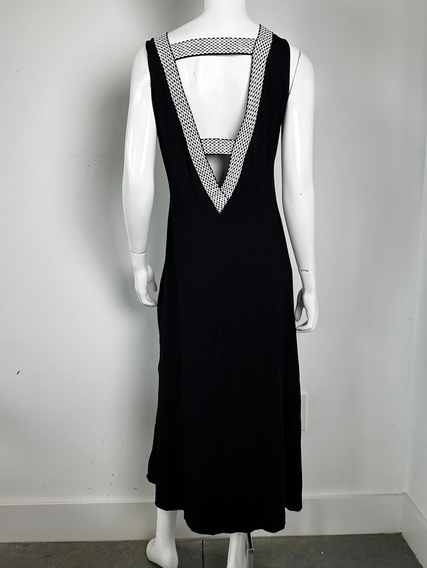 Embroidered Midi Dress Size Medium