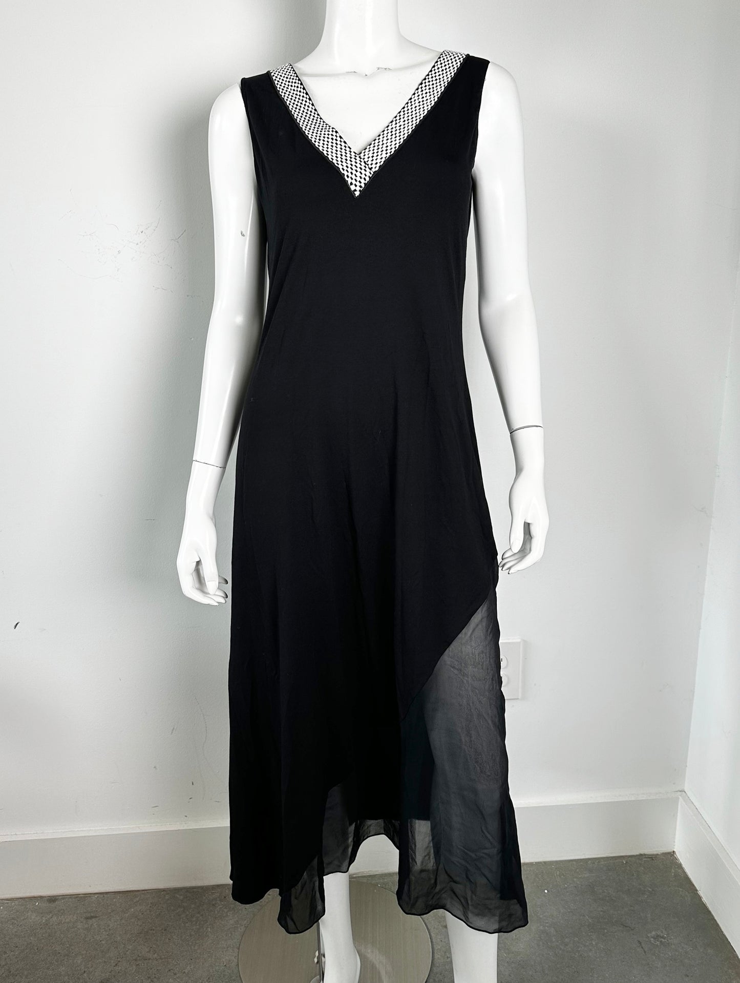 Embroidered Midi Dress Size Medium