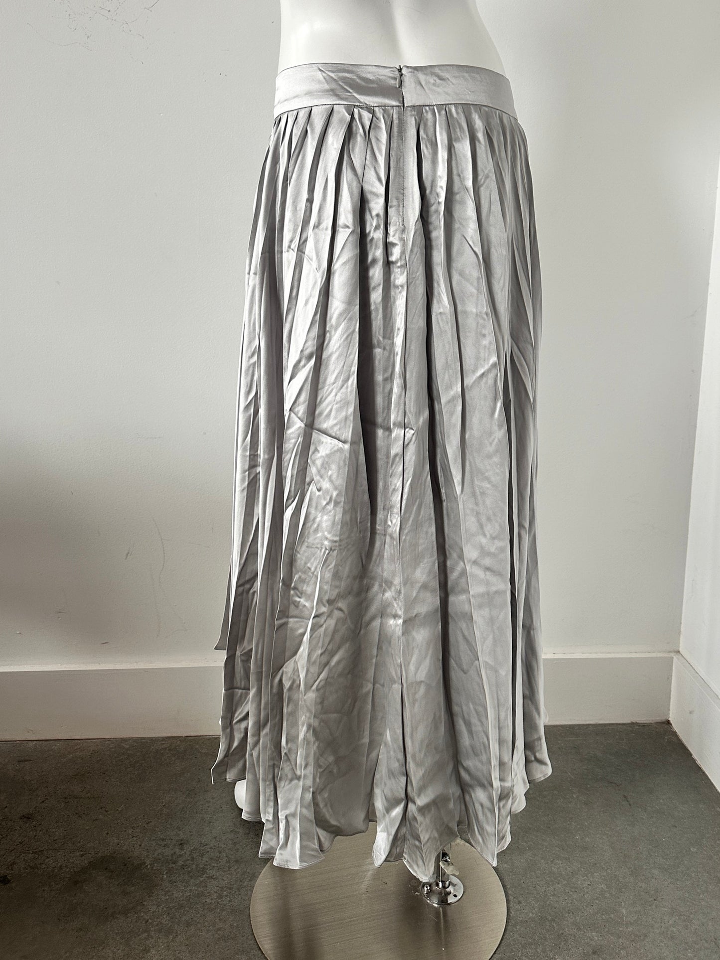 Silk Pleated Skirt Size Medium NWT