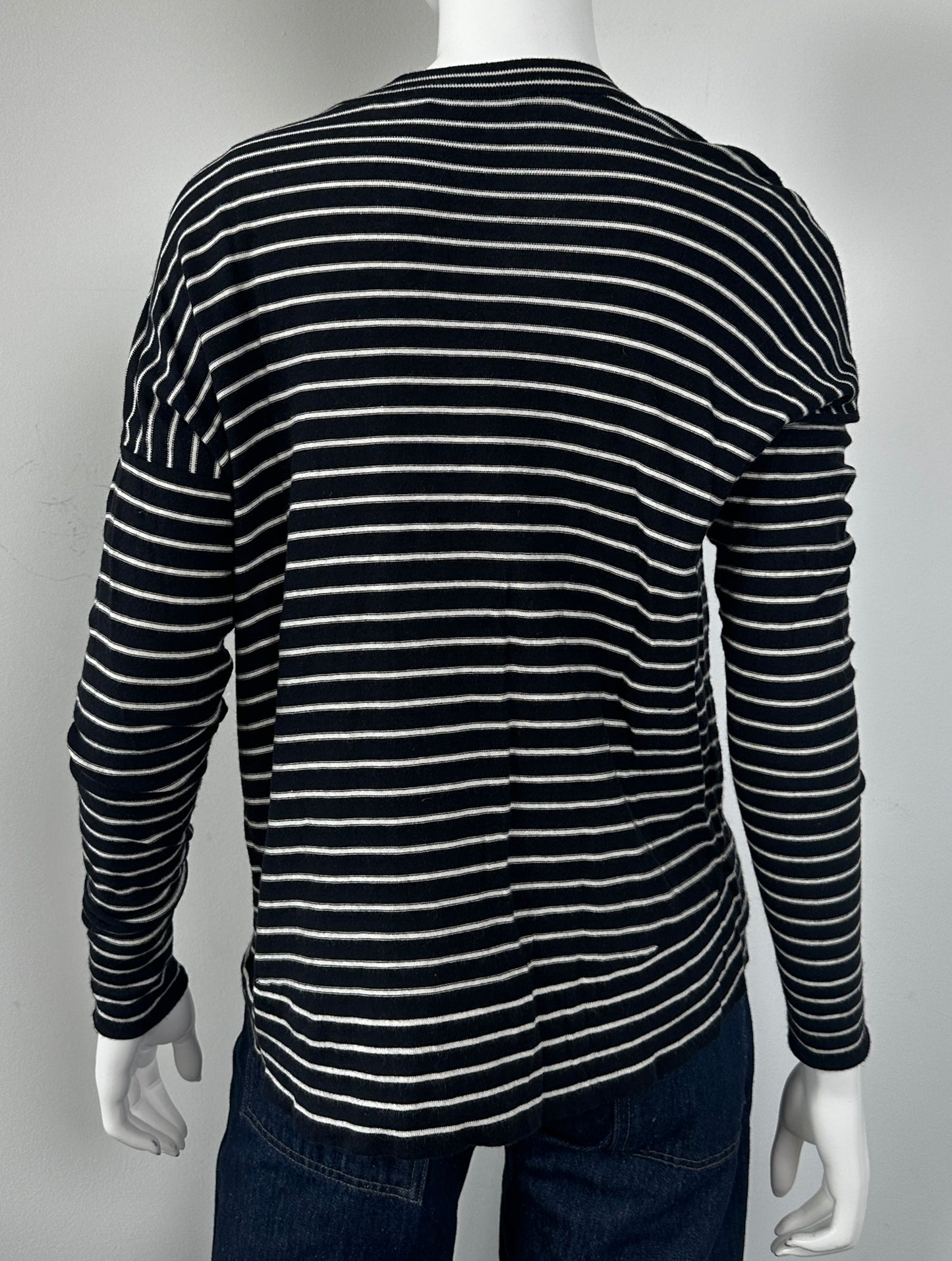 V Neck Long Sleeve Top Size Small