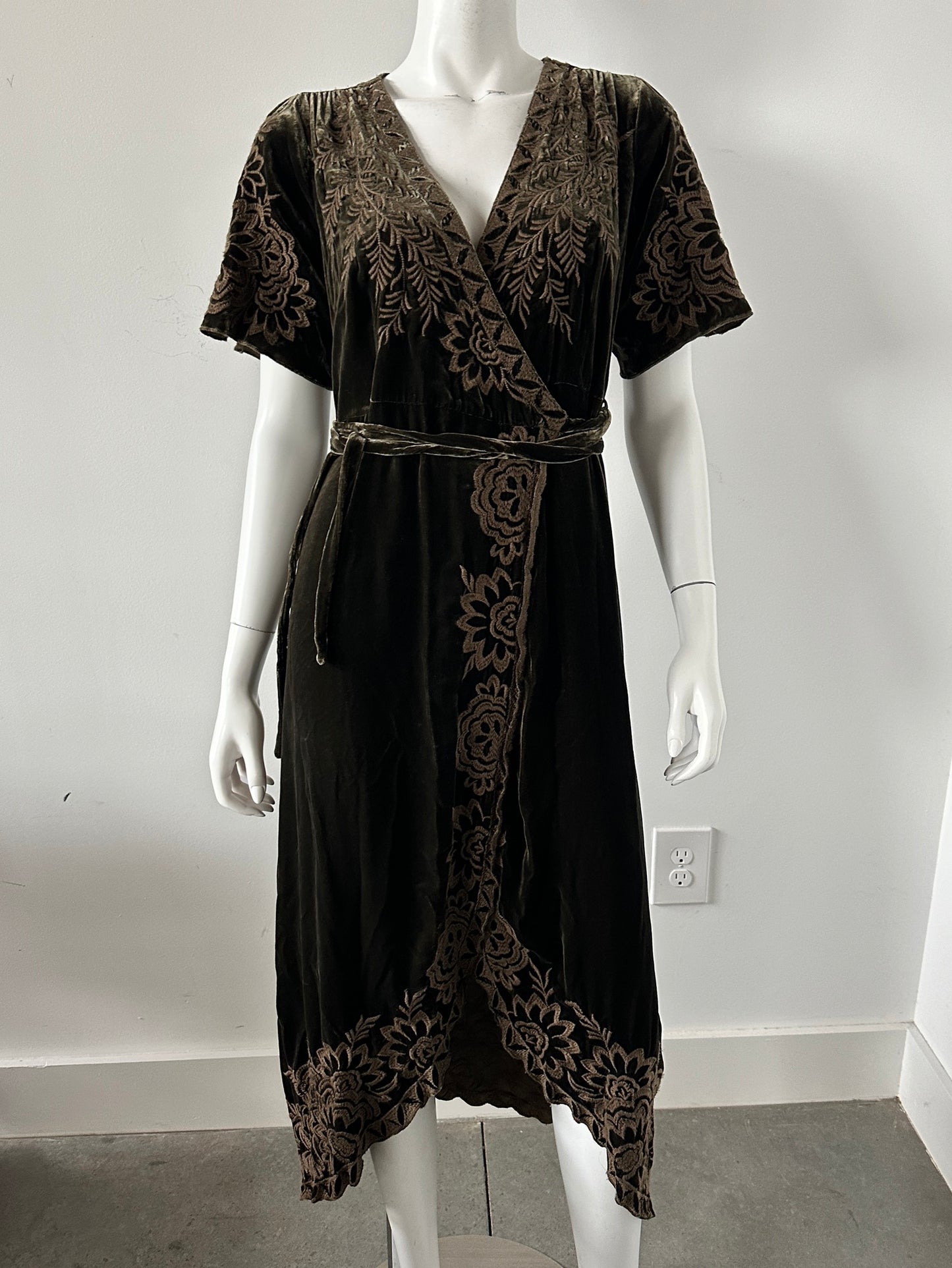 Mina Velvet Dress Size XS