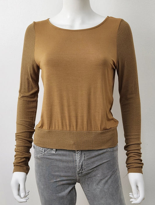 Long Sleeve Crewneck Top Size Medium