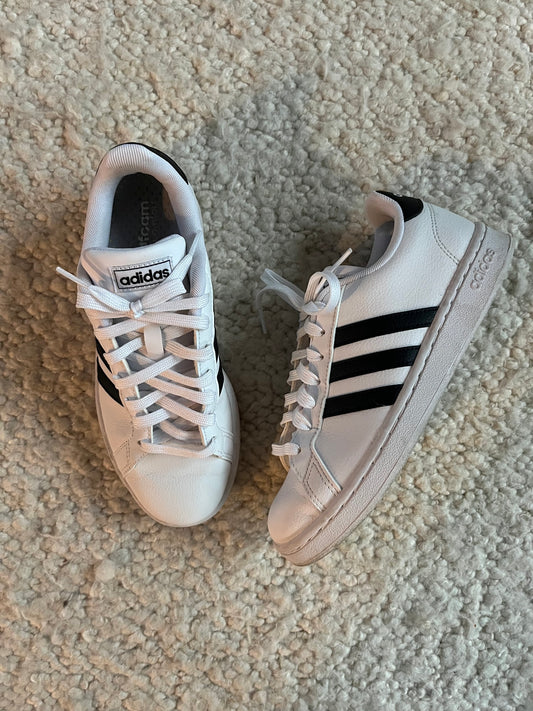 Grand Court Shoes Size 7.5