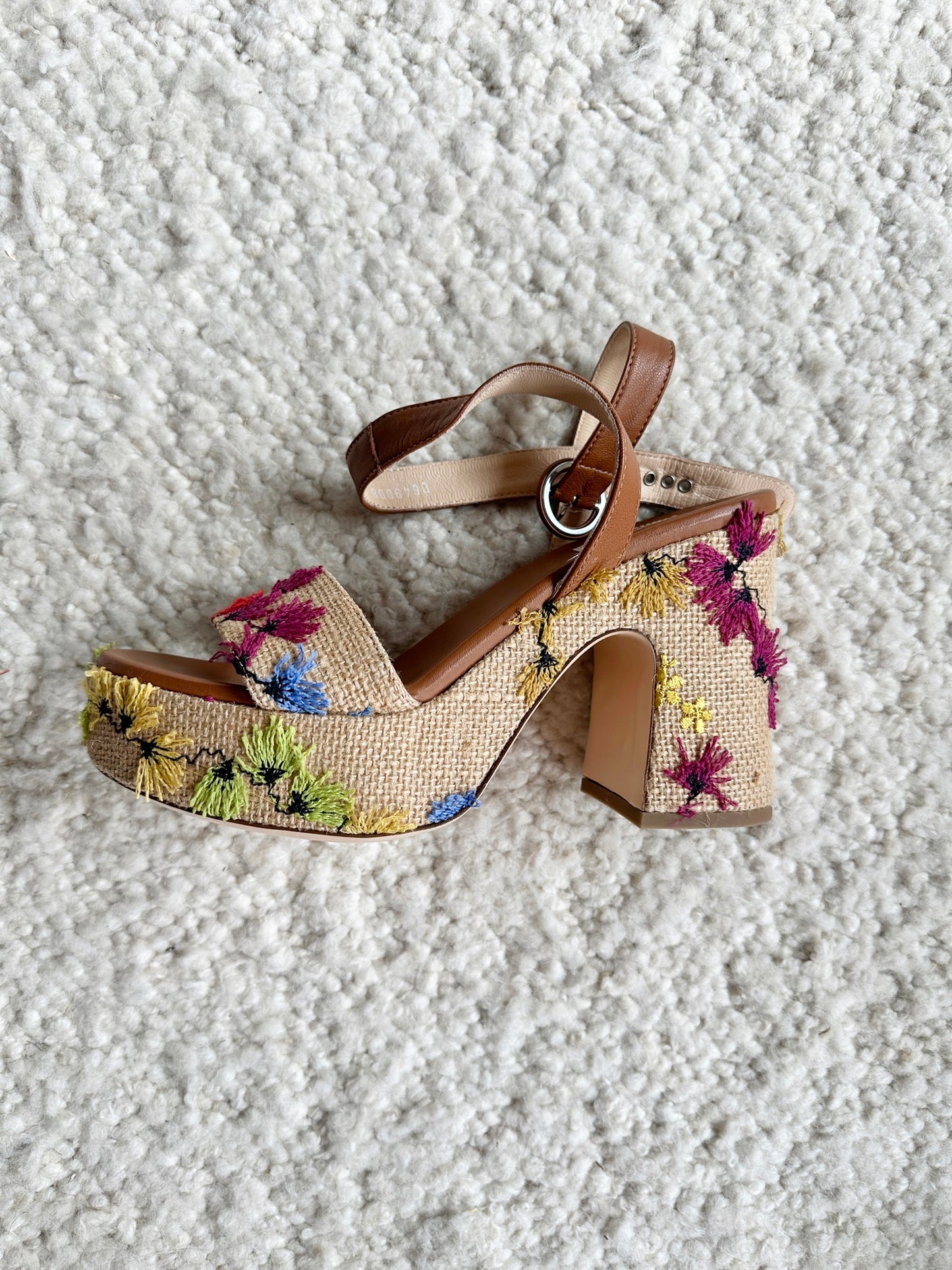 Floral Embroidered Sandals Size 40