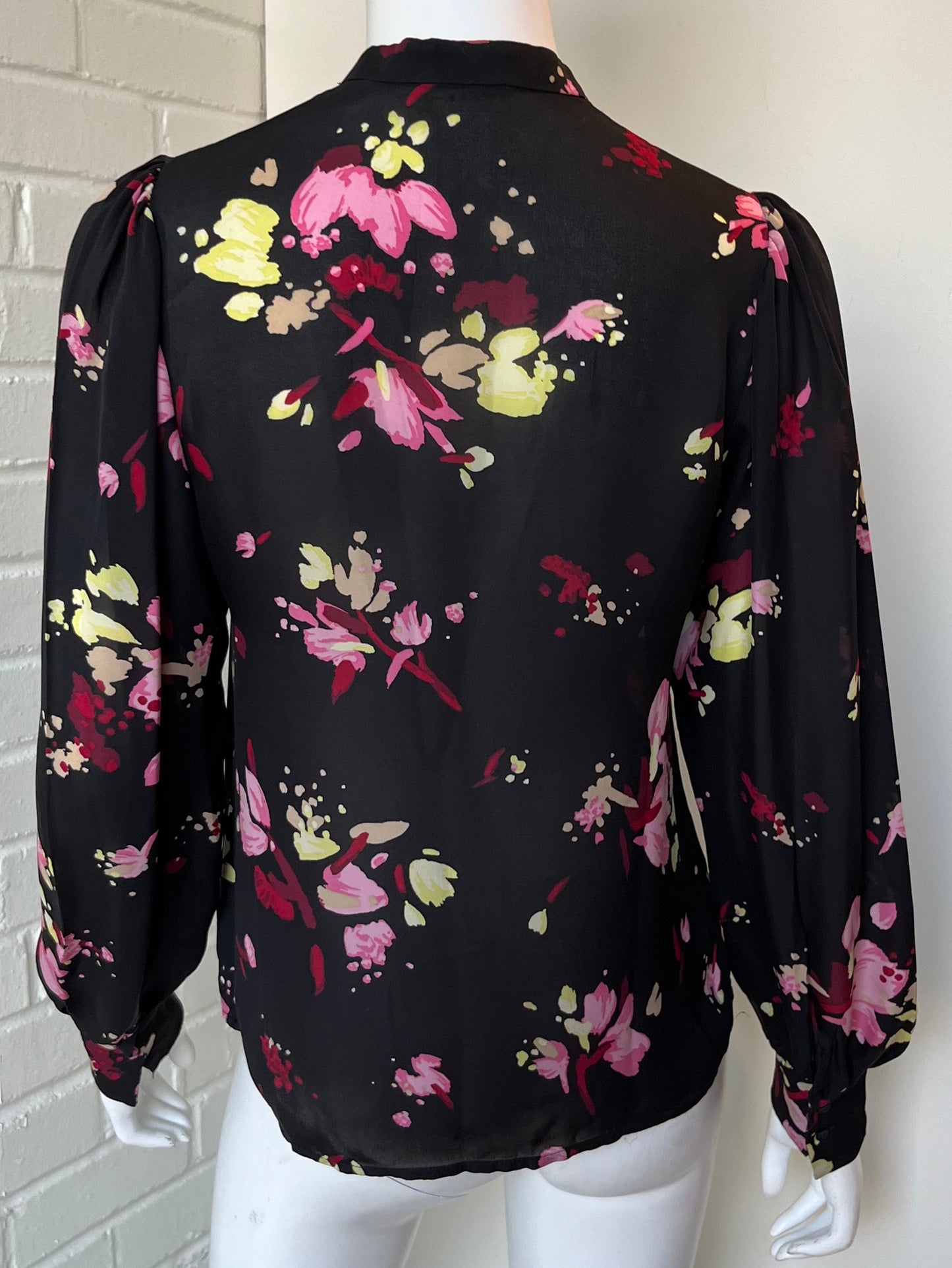 Rivera Abstract V Neck Top Size 0