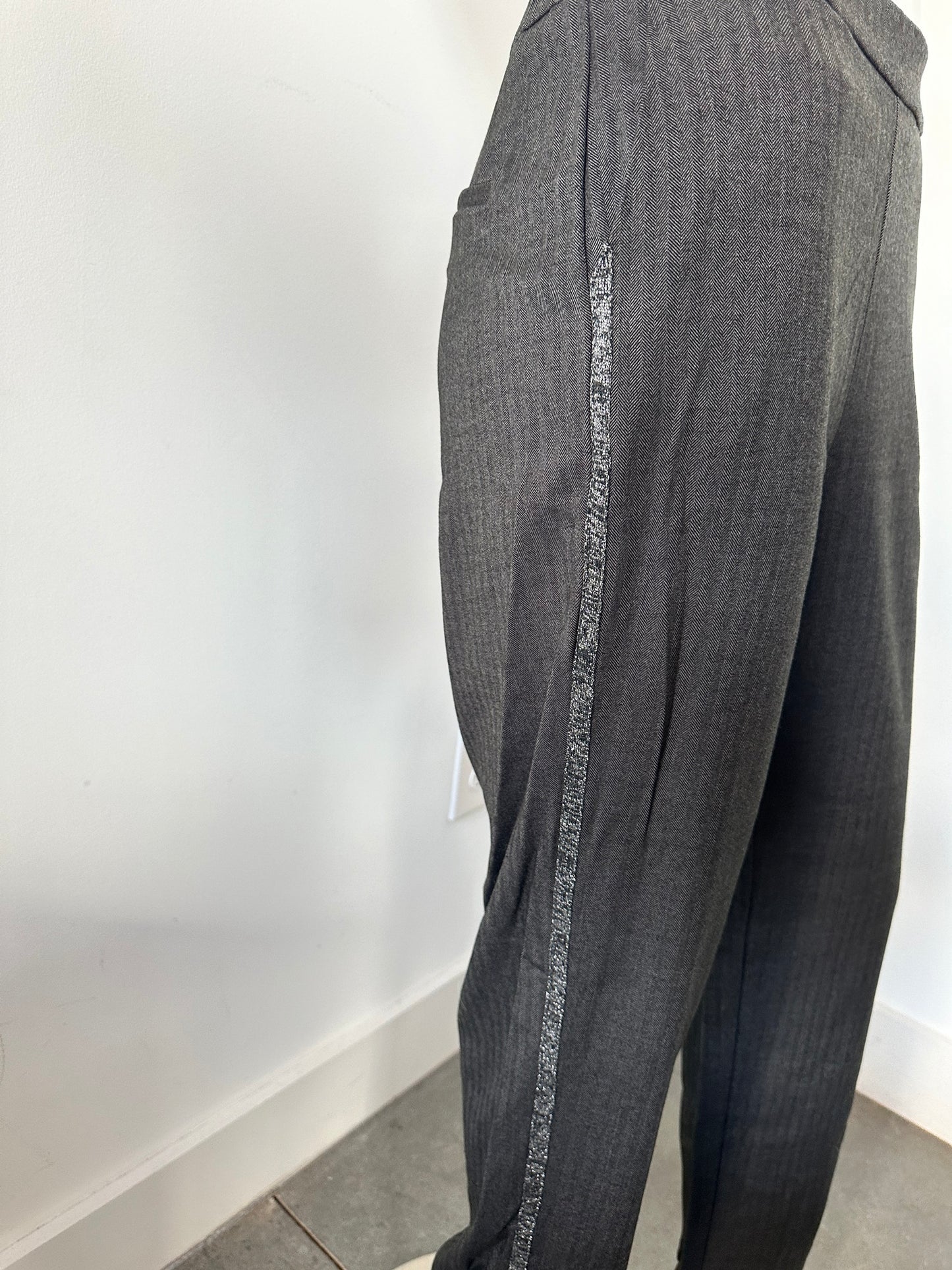 Margot Embellished Trousers Size 8 NWT