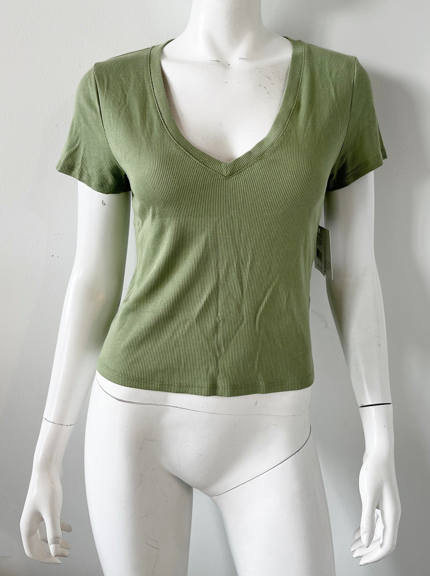 Plunge Ribbed V Neck Tee Size Medium NWT