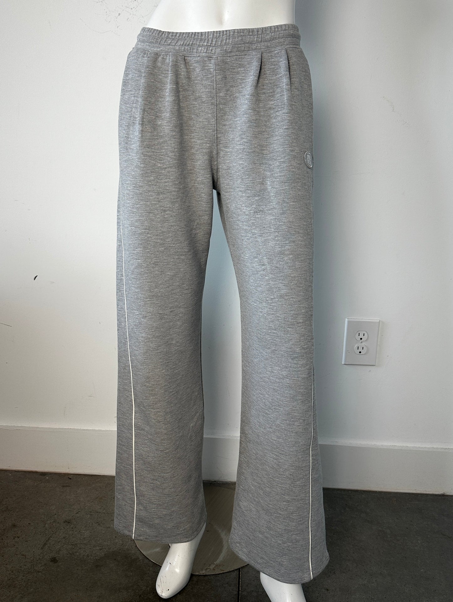Mid Rise Straight Leg Joggers Size Small