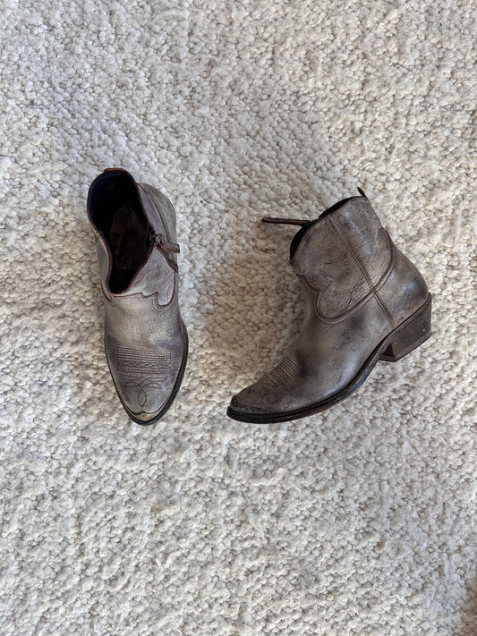 Original Golden Boots Size 37