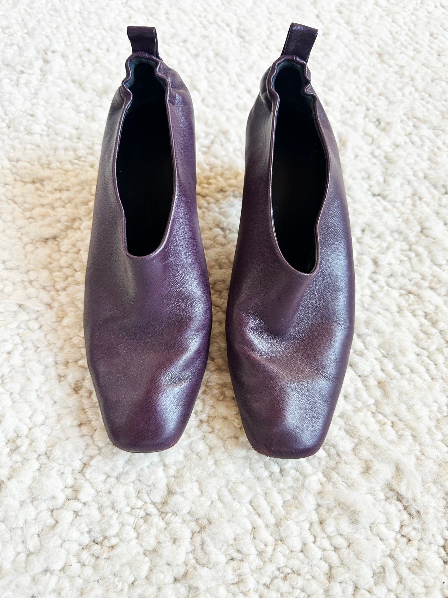 Micol Pumps Size 38 (Fits size 7)