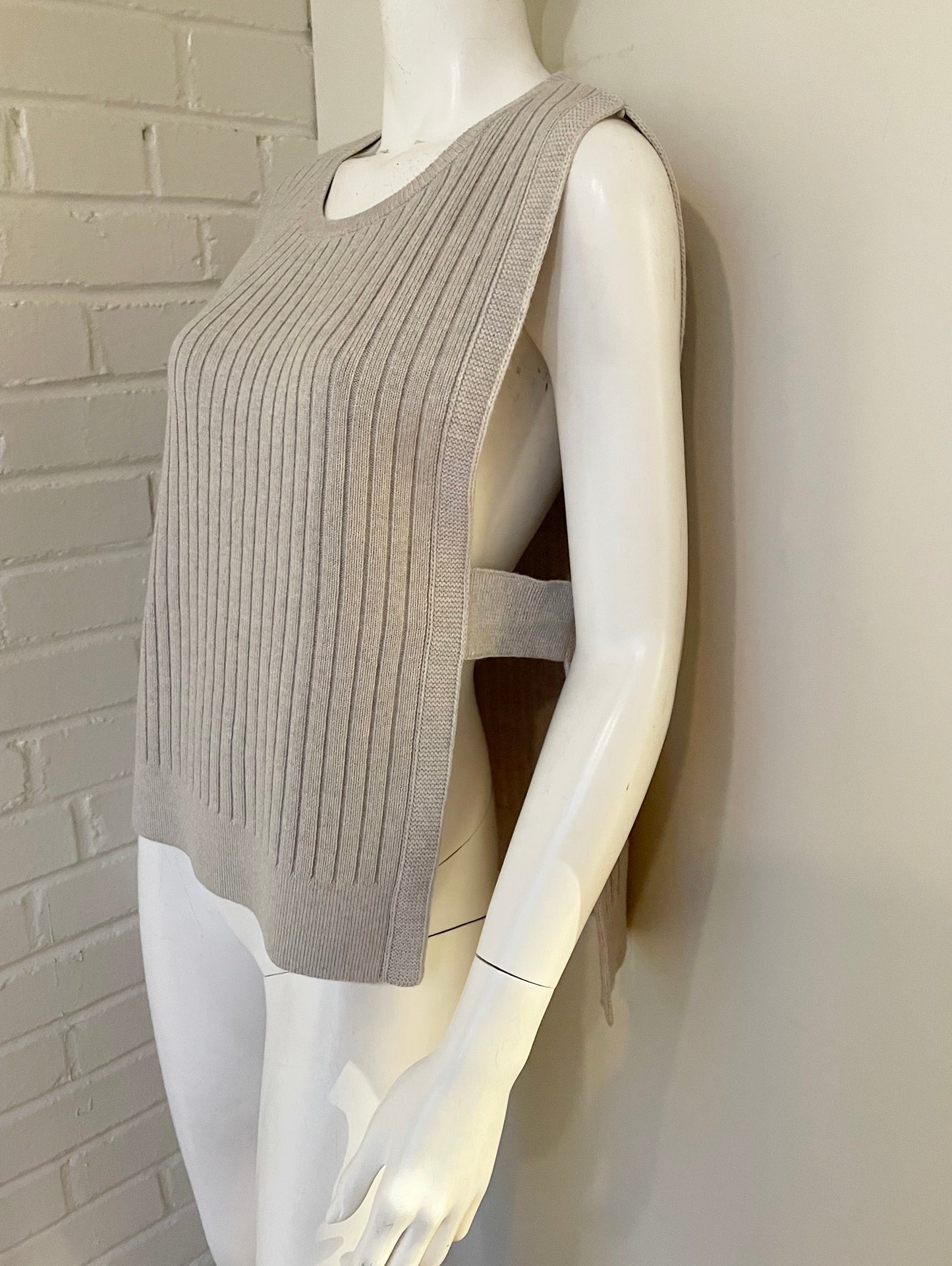 Irvin Sweater Vest Size Medium