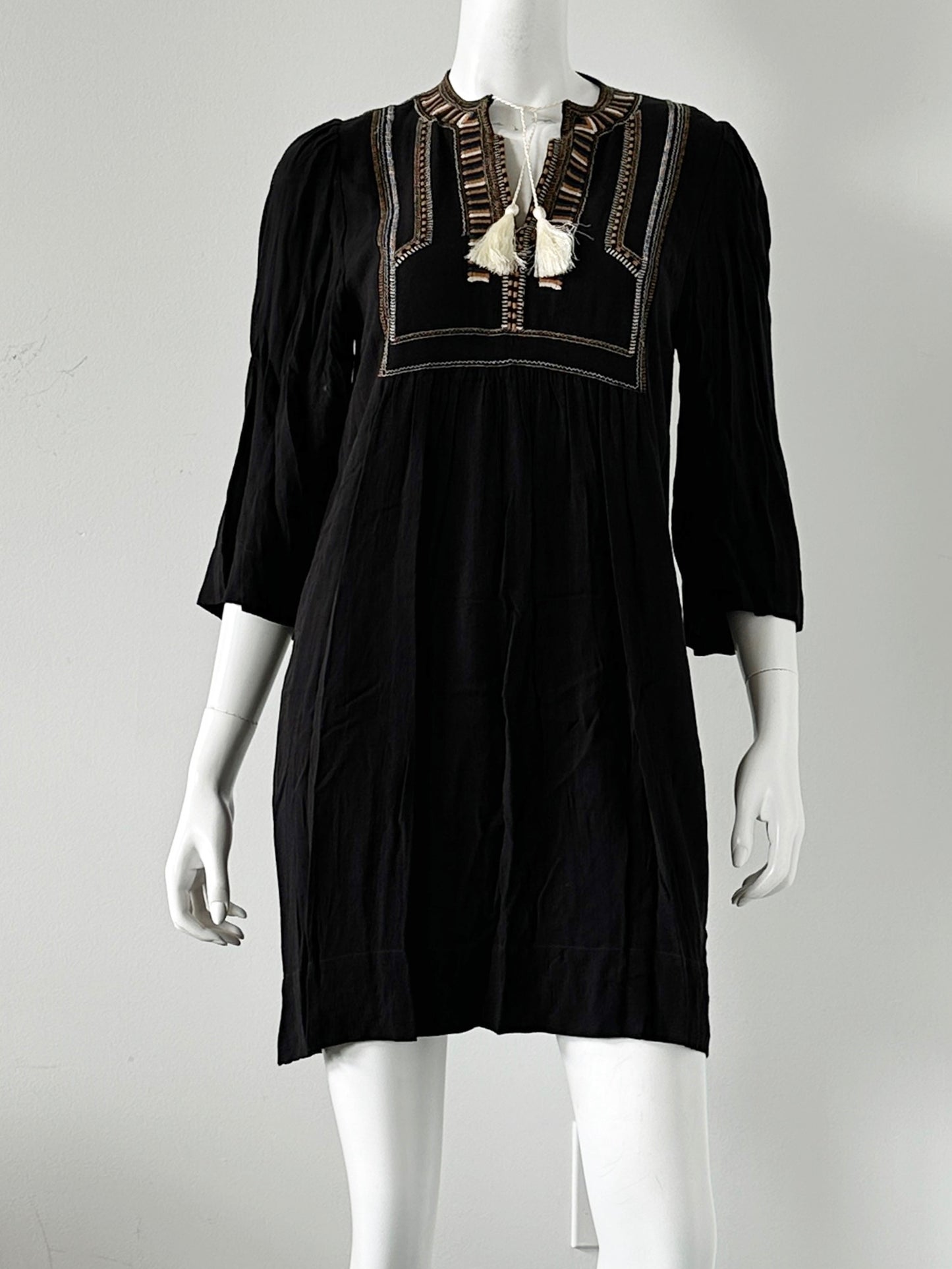 Clara Embroidered Dress Size 0