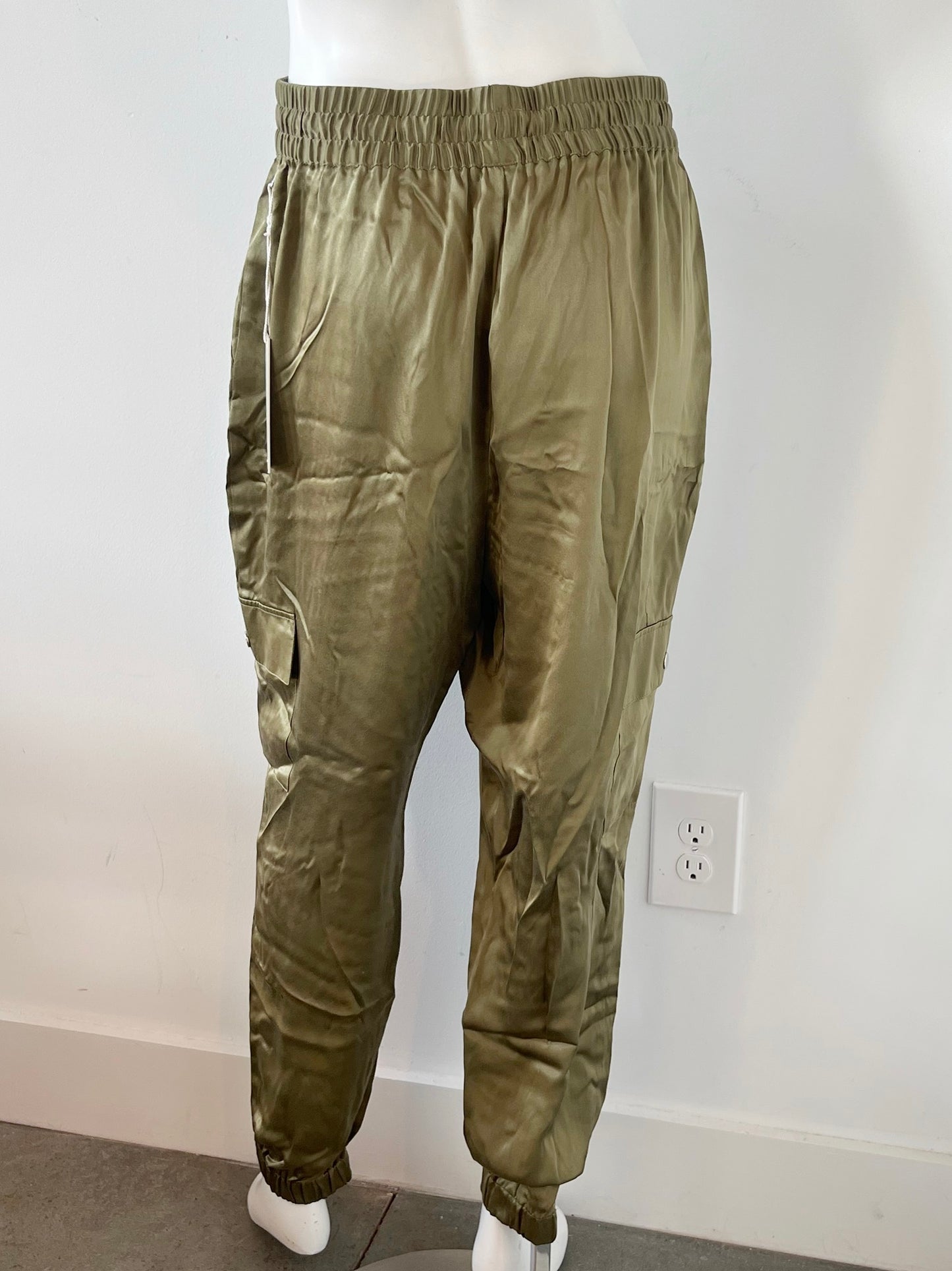 Silk Cargo Pants Size Large NWT