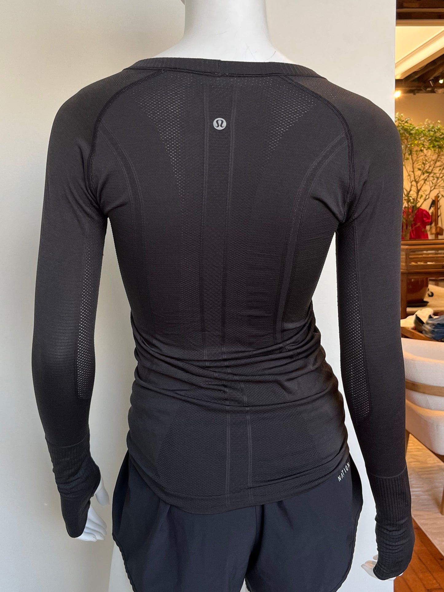 Swiftly Tech Long Sleeve Shirt Black Size 4