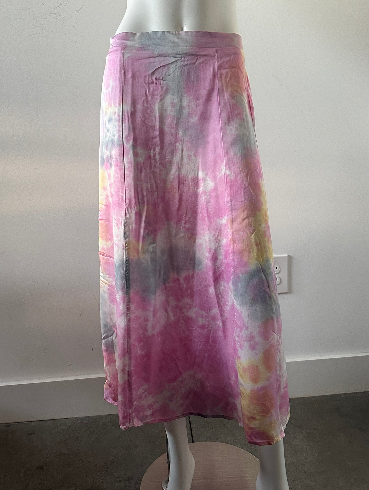 Juliana Tie Dye Skirt Size Medium