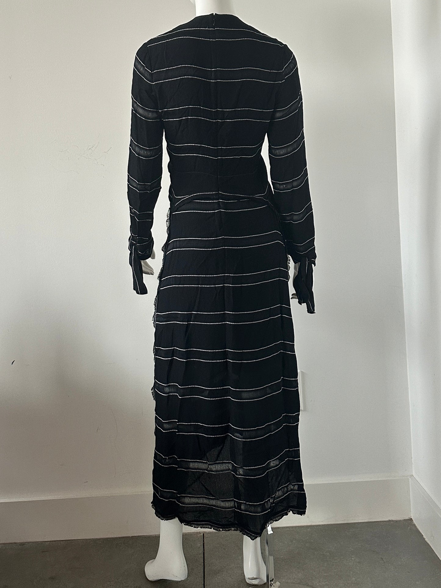 Long Sleeve Dress with Knot Size 6 NWT