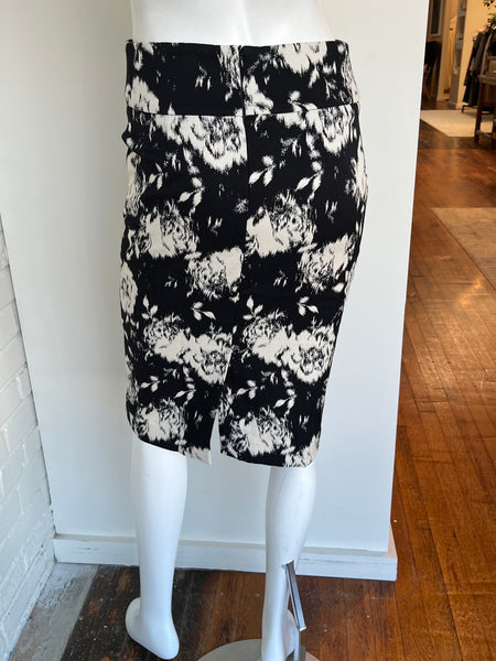High Waisted Floral Pencil Skirt Size 42/Medium