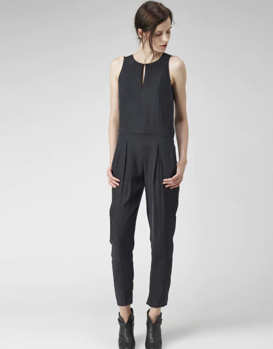 Adeline Keyhole Jumpsuit Size Small