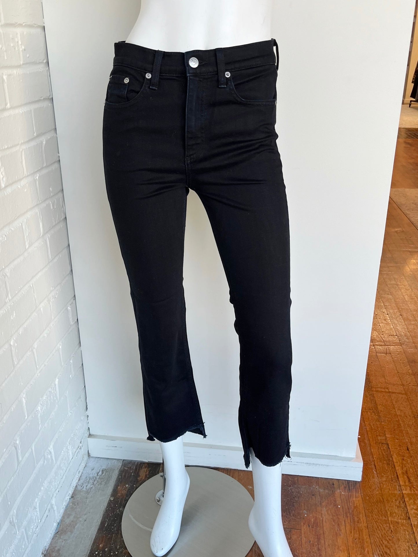 High Rise Cropped Jeans Size 26