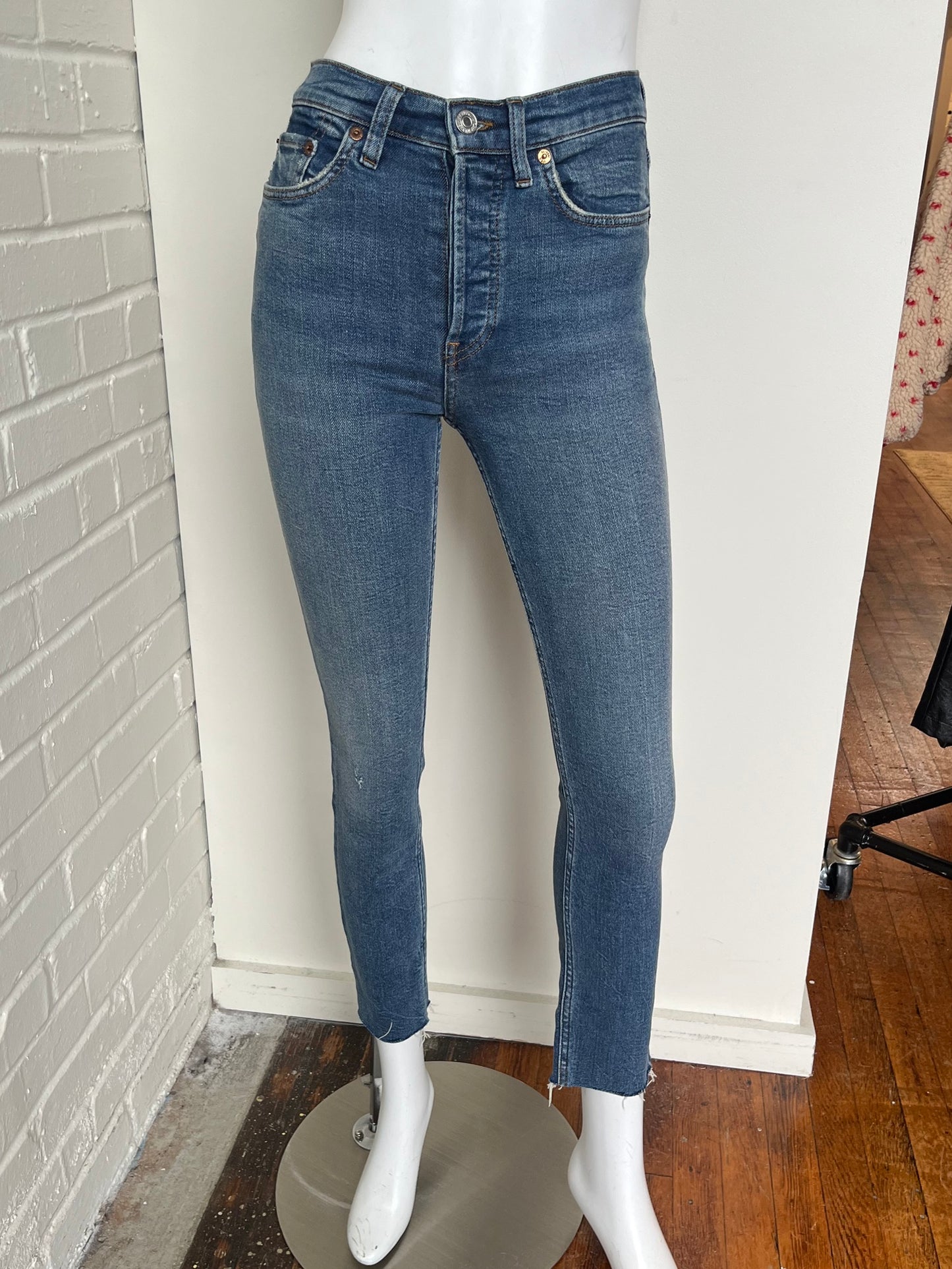 High Rise Ankle Crop Jeans Size 25