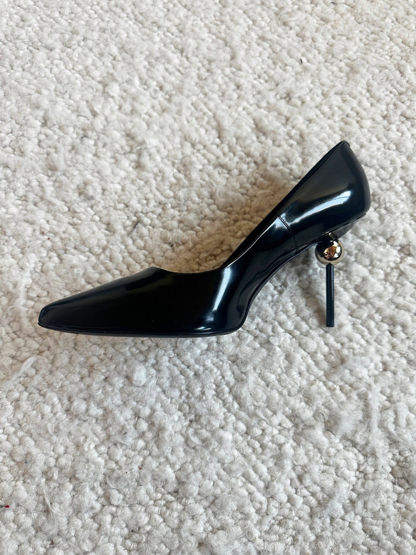 Pointed Toe Patent Leather Pumps Size 38