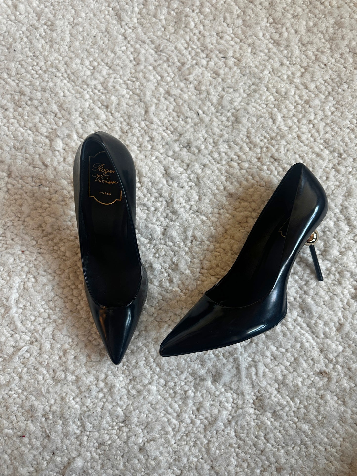 Pointed Toe Patent Leather Pumps Size 38