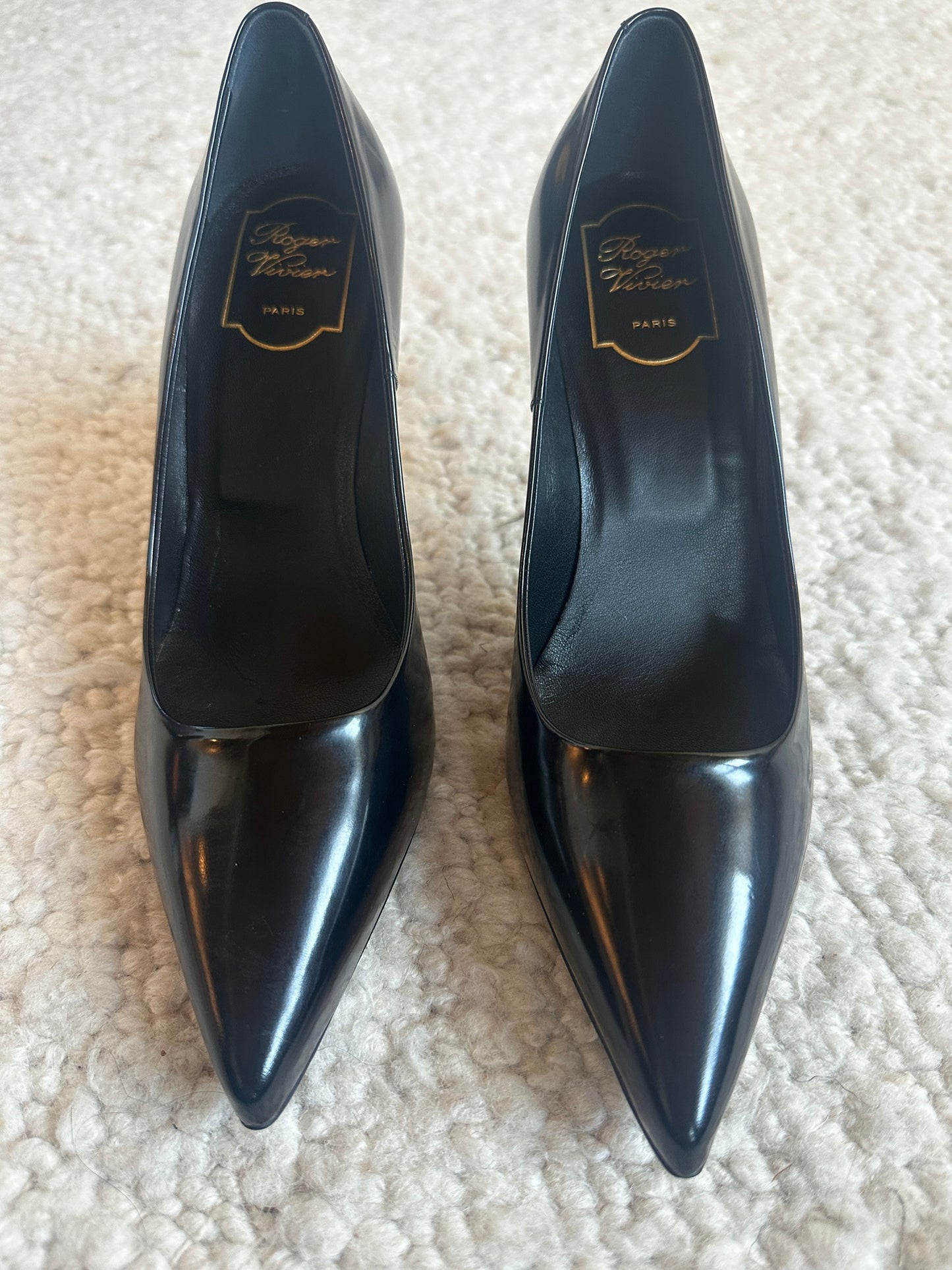 Pointed Toe Patent Leather Pumps Size 38