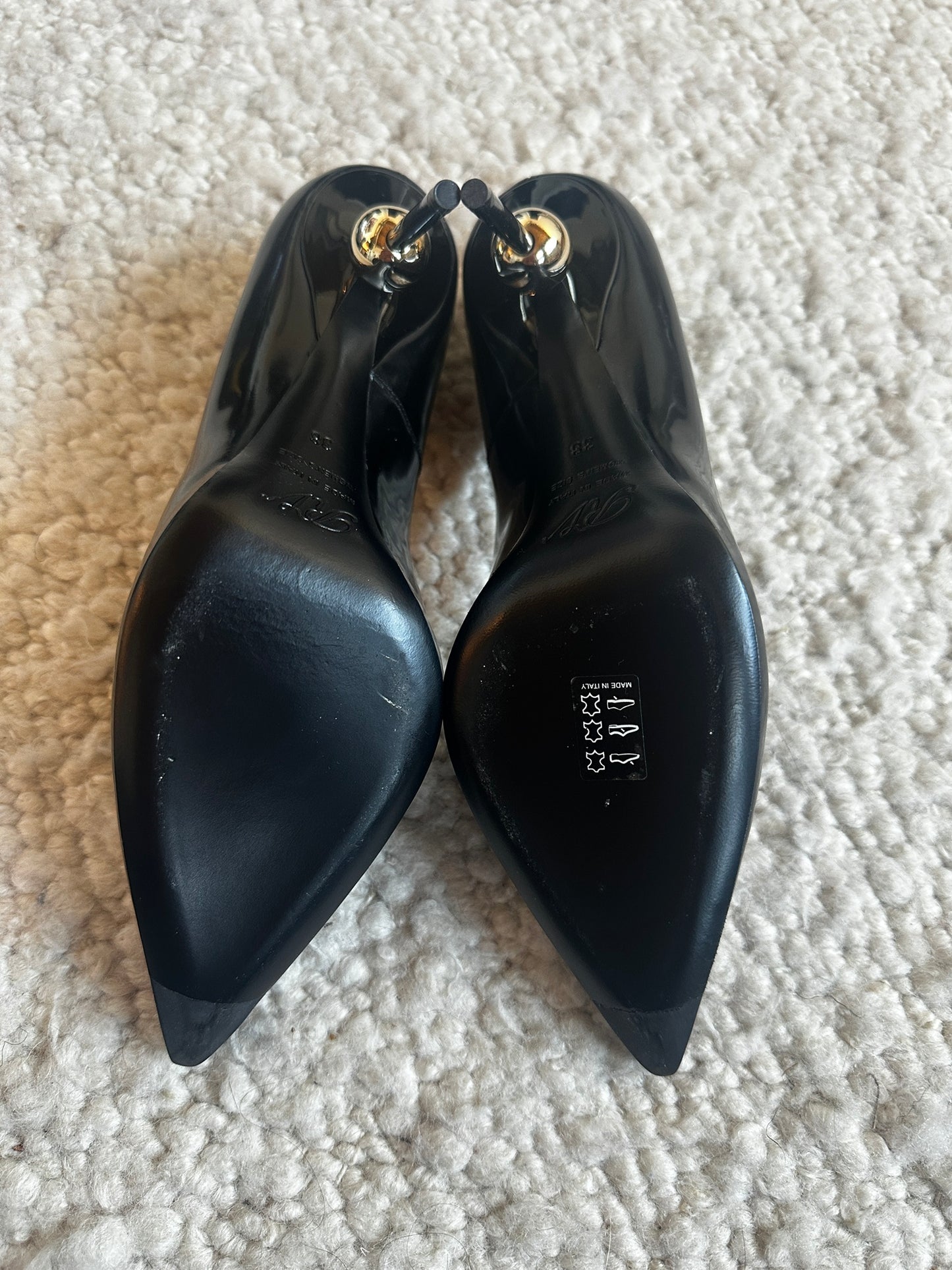 Pointed Toe Patent Leather Pumps Size 38