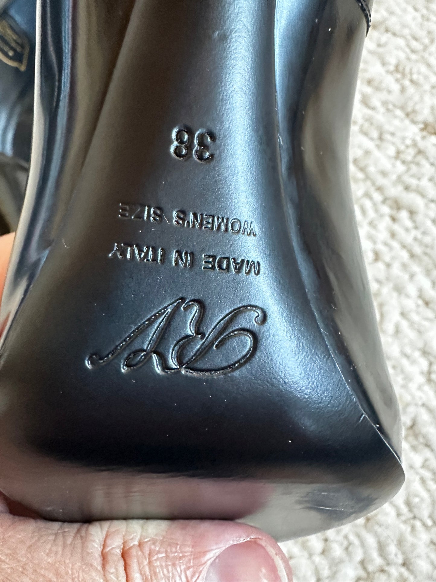 Pointed Toe Patent Leather Pumps Size 38