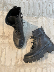Lug Sole Lace Up Boots Size 37