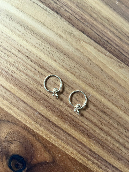 Squiggle Hoops