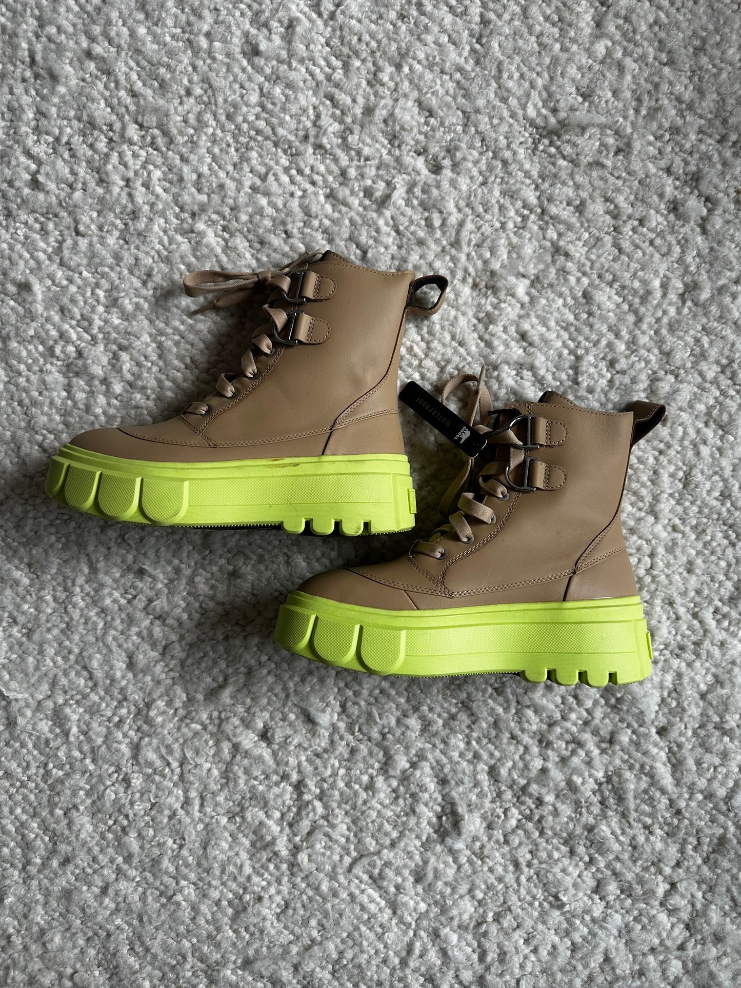 Caribou Leather Lace Up Boots Size 7.5