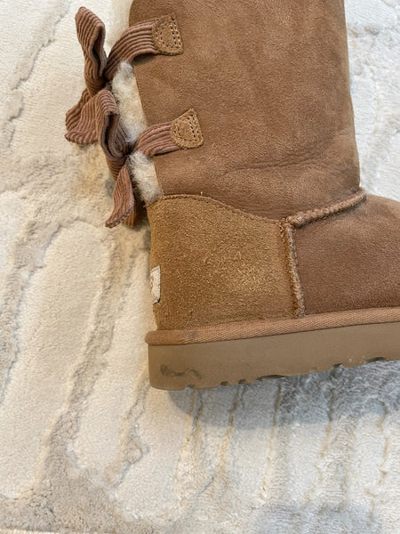 Tie Back Boots Size 7