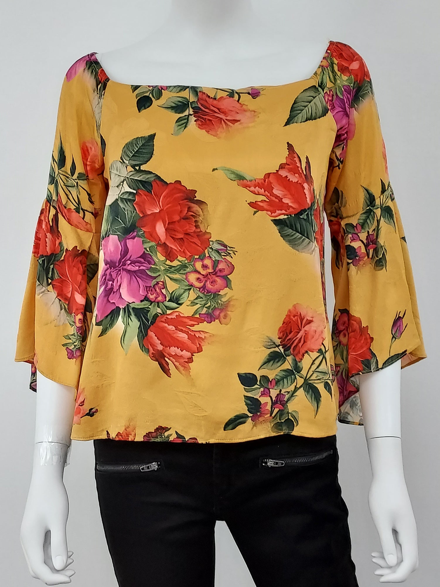 Shera Off the Shoulder Top Size Small