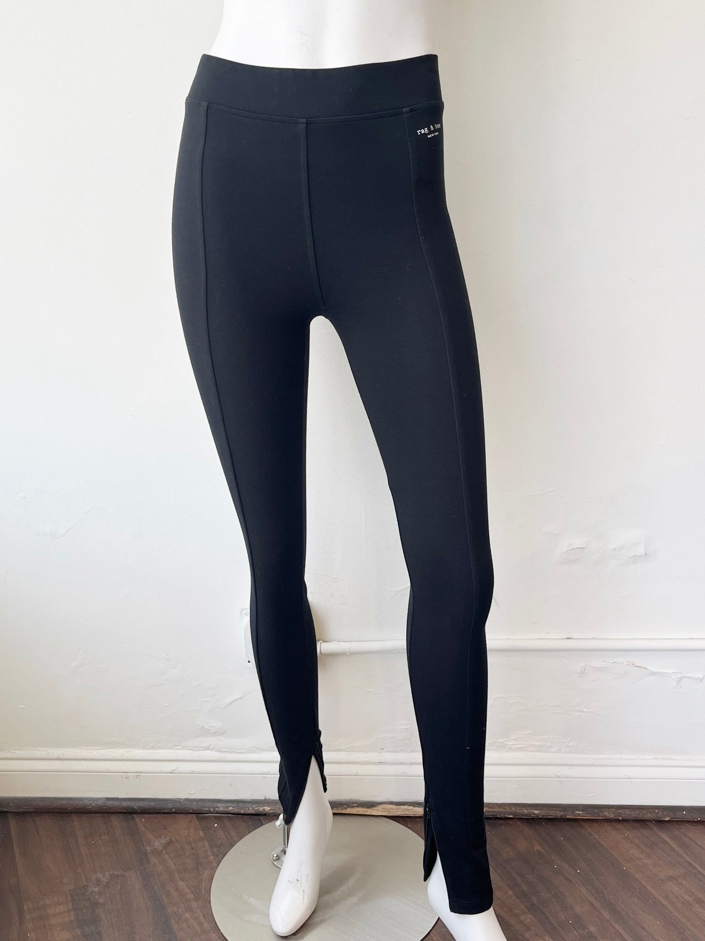 Sunday Leggings Size Small