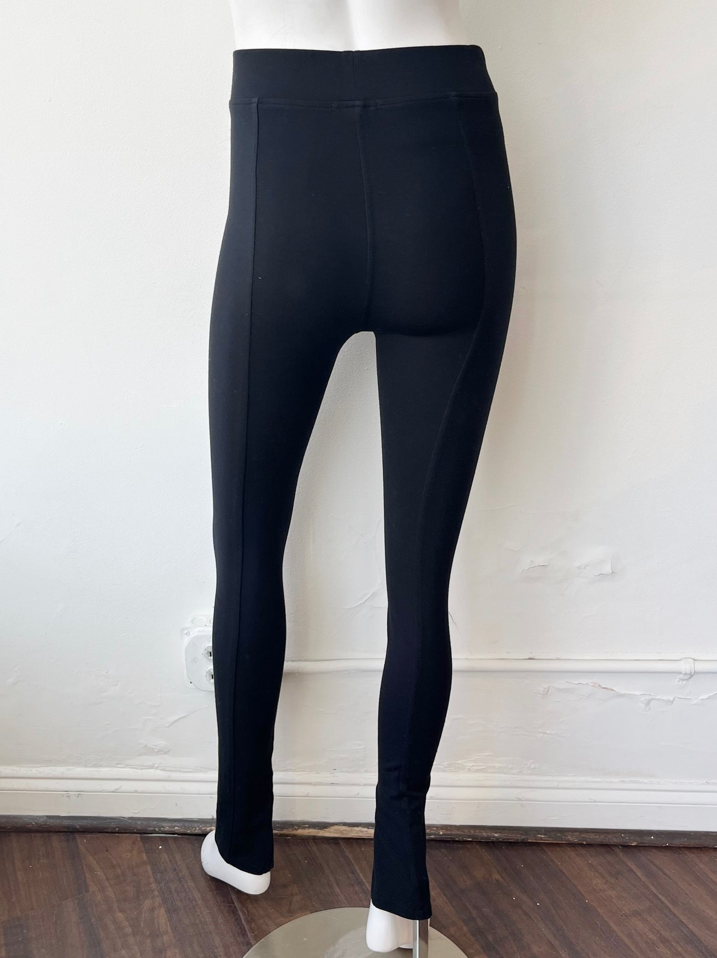 Sunday Leggings Size Small