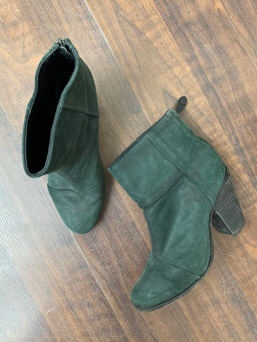 Newbury Boots Size 8