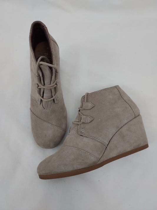 Kala Desert Suede Wedges Size 7.5